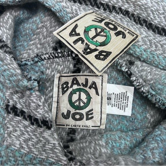 NWT Earth Ragz Baja Hoodie Poncho Original Made with 100% Recycled Fibers Small - Picture 4 of 10
